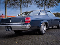 Oldtimer personenauto, oldsmobile, delta 88 royale, 1974 - afbeelding 38 van  41