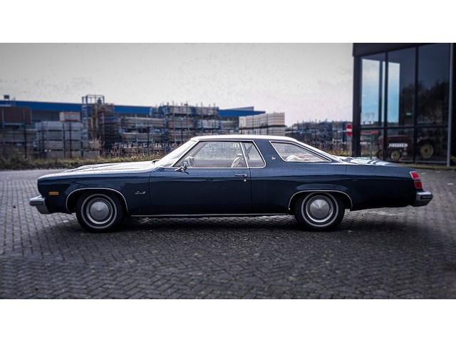 Oldtimer personenauto, oldsmobile, delta 88 royale, 1974 - afbeelding 41 van  41