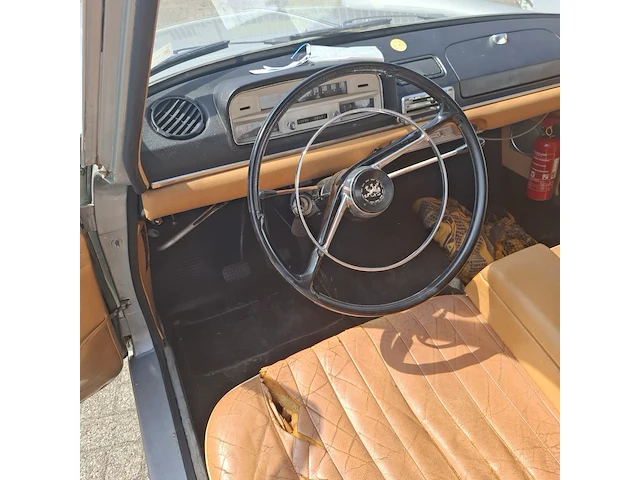 Oldtimer peugeot, 404, bouwjaar 1963 - afbeelding 4 van  33