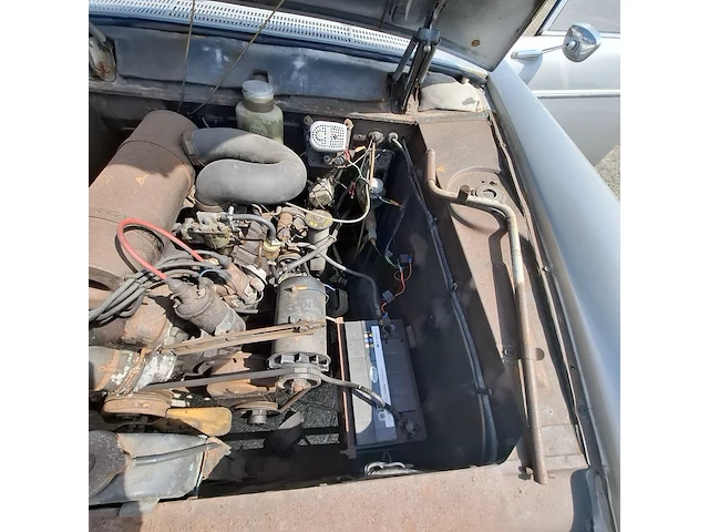 Oldtimer peugeot, 404, bouwjaar 1963 - afbeelding 14 van  33
