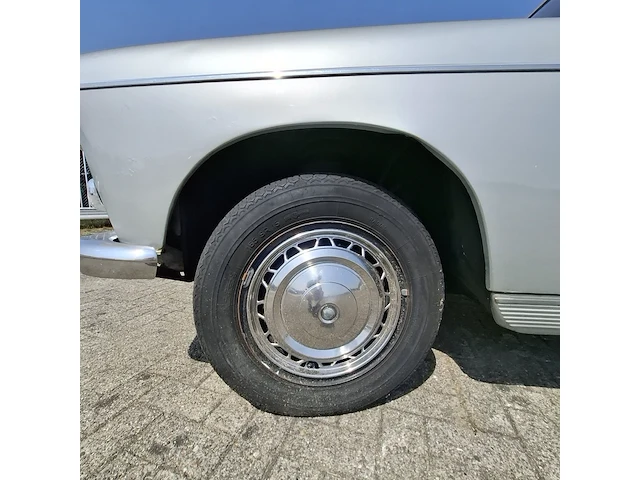 Oldtimer peugeot, 404, bouwjaar 1963 - afbeelding 16 van  33