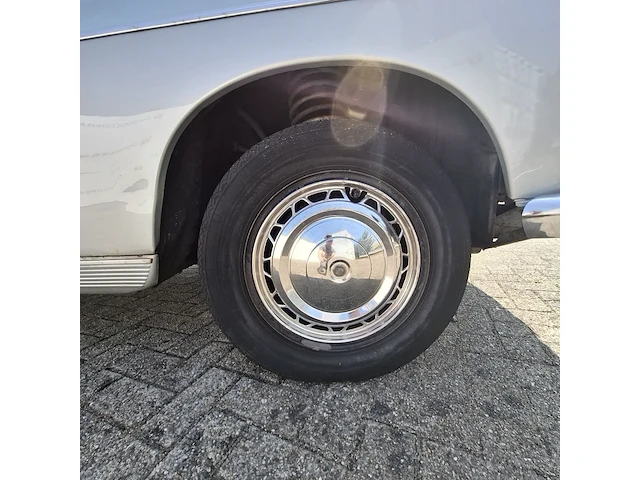 Oldtimer peugeot, 404, bouwjaar 1963 - afbeelding 20 van  33