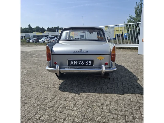 Oldtimer peugeot, 404, bouwjaar 1963 - afbeelding 31 van  33