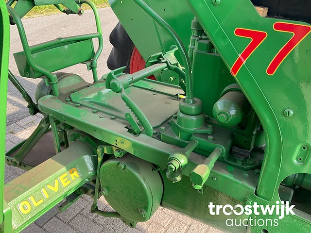 Oldtimer tractor “row crop” - afbeelding 6 van  25