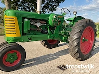 Oldtimer tractor “row crop” - afbeelding 8 van  25