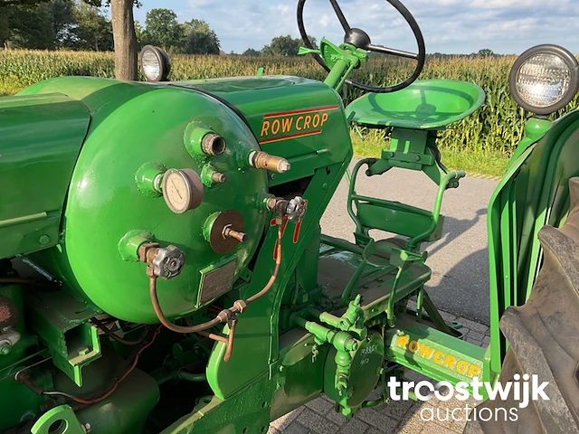 Oldtimer tractor “row crop” - afbeelding 9 van  25