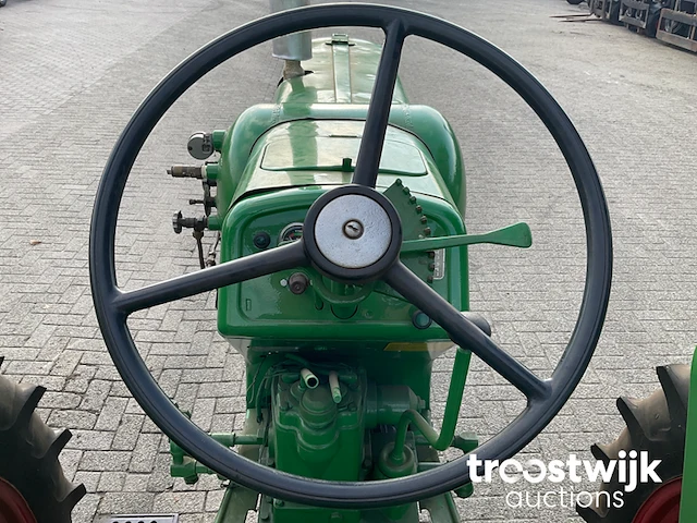 Oldtimer tractor “row crop” - afbeelding 13 van  25