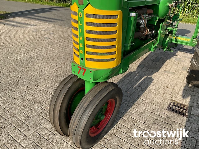Oldtimer tractor “row crop” - afbeelding 14 van  25