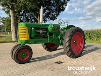 Oldtimer tractor “row crop” - afbeelding 12 van  25