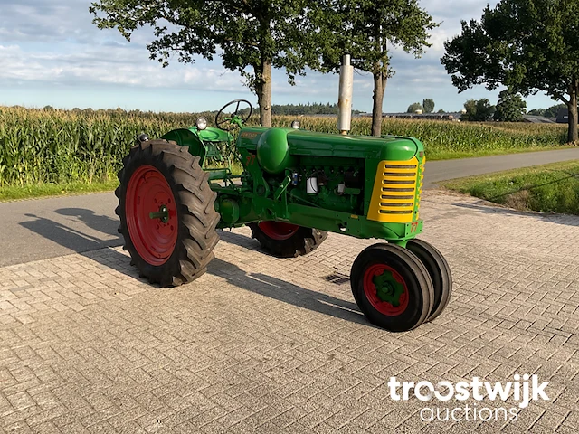 Oldtimer tractor “row crop” - afbeelding 19 van  25