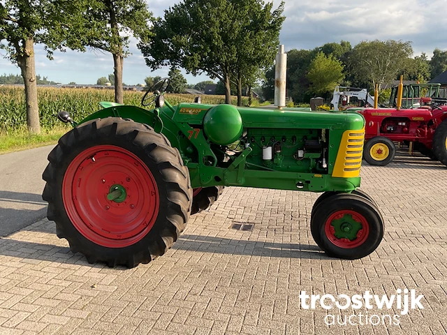 Oldtimer tractor “row crop” - afbeelding 20 van  25
