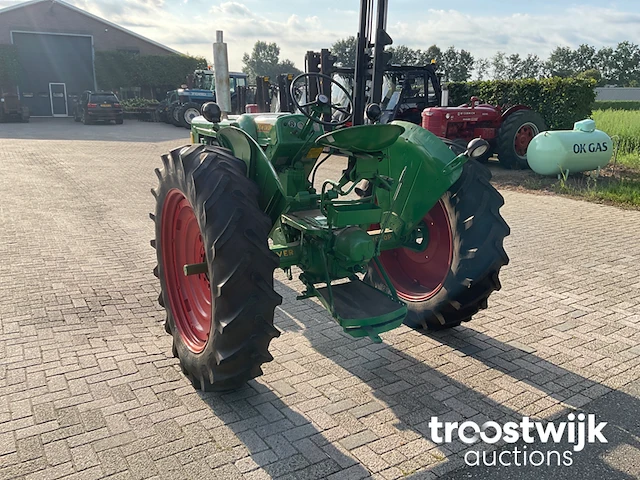 Oldtimer tractor “row crop” - afbeelding 21 van  25