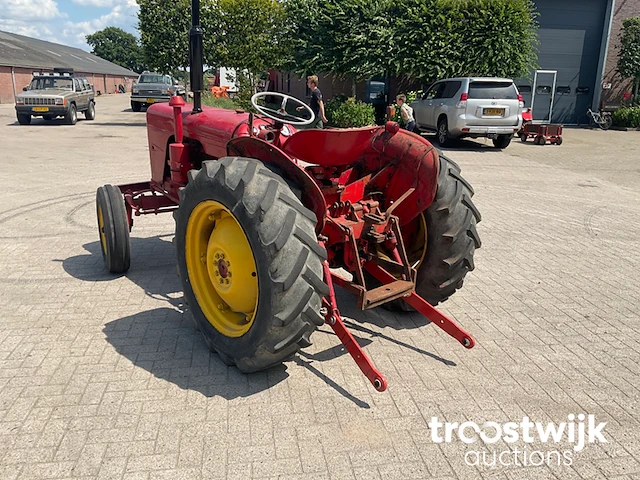 Oldtimer tractor - afbeelding 6 van  11