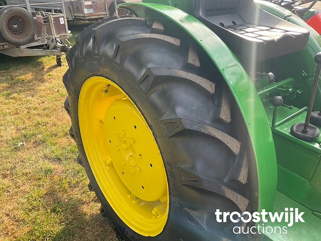 Oldtimer tractor - afbeelding 2 van  17