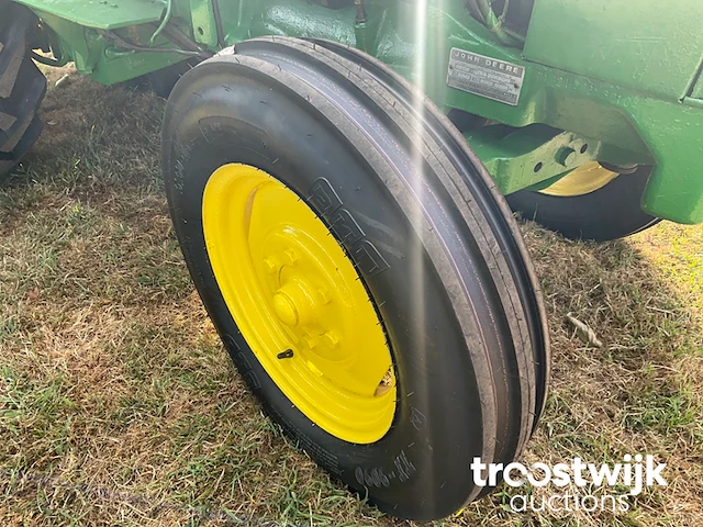 Oldtimer tractor - afbeelding 16 van  17
