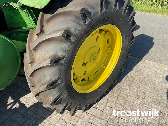 Oldtimer tractor - afbeelding 6 van  24