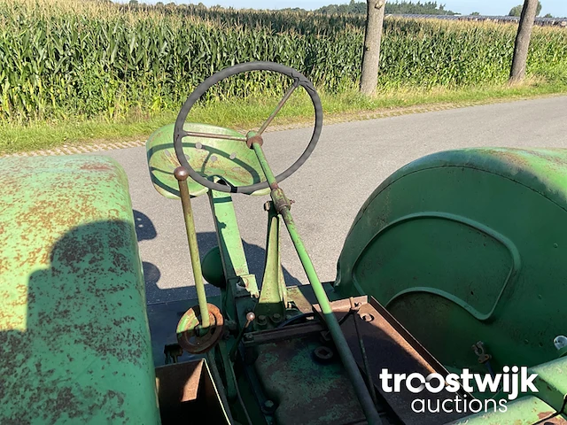Oldtimer tractor - afbeelding 15 van  24