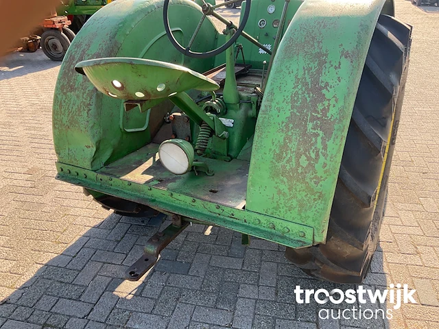 Oldtimer tractor - afbeelding 22 van  24