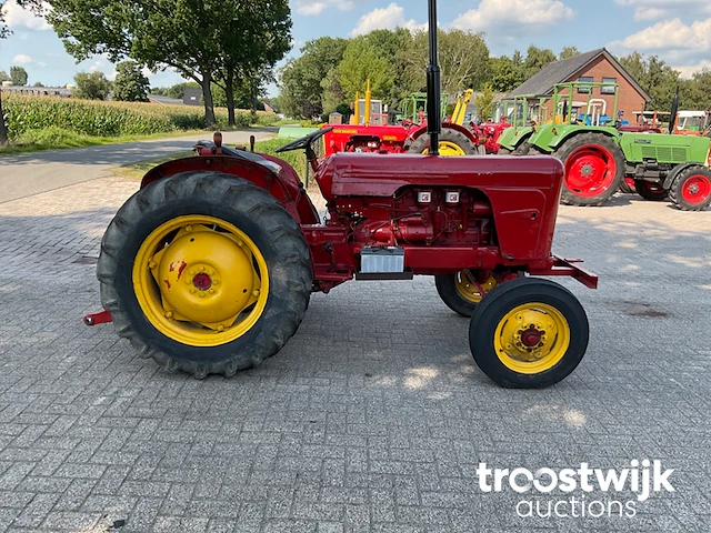 Oldtimer tractor - afbeelding 10 van  15