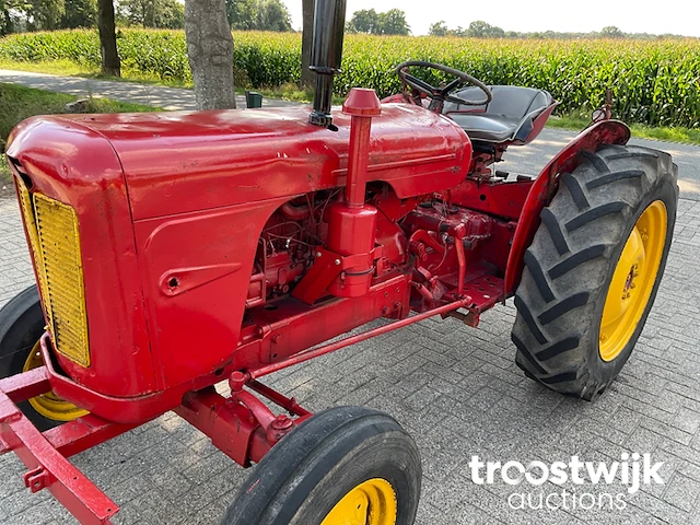 Oldtimer tractor - afbeelding 14 van  15