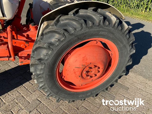 Oldtimer tractor - afbeelding 4 van  22