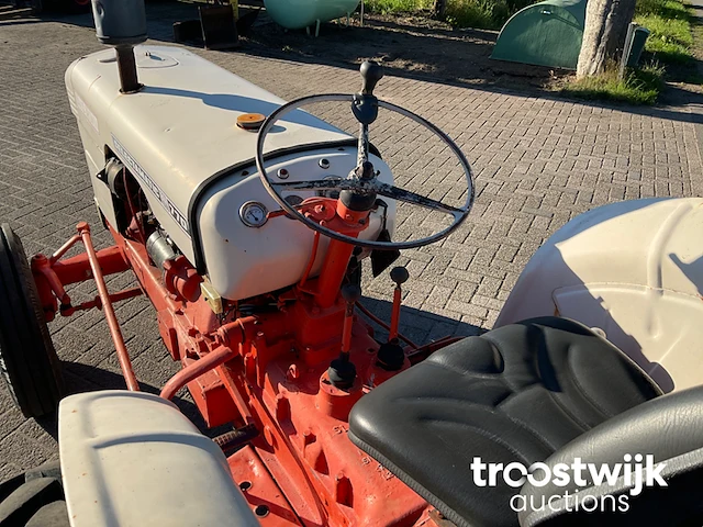 Oldtimer tractor - afbeelding 6 van  22