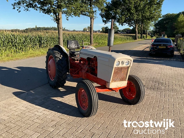 Oldtimer tractor - afbeelding 16 van  22