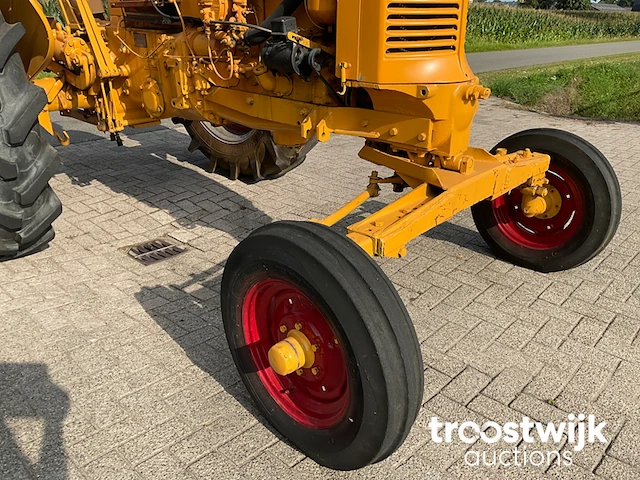 Oldtimer tractor - afbeelding 6 van  25