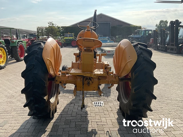 Oldtimer tractor - afbeelding 23 van  25
