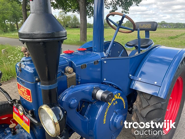 Oldtimer tractor - afbeelding 2 van  27
