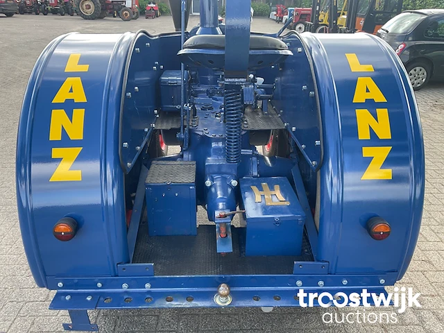 Oldtimer tractor - afbeelding 6 van  27