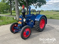 Oldtimer tractor - afbeelding 1 van  27