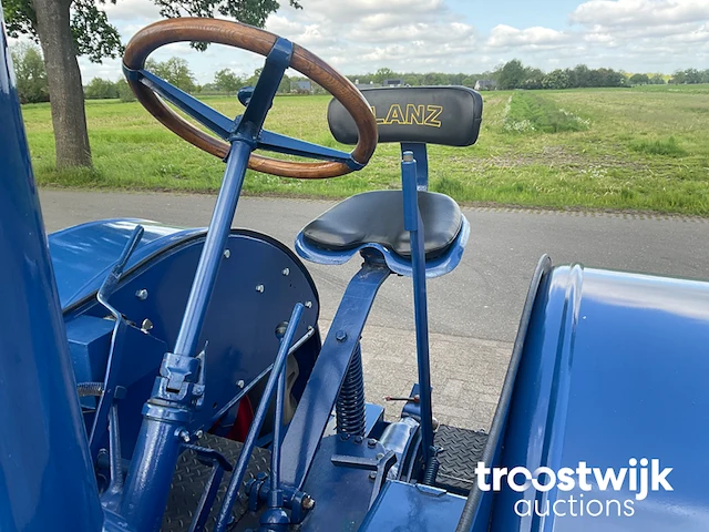 Oldtimer tractor - afbeelding 13 van  27