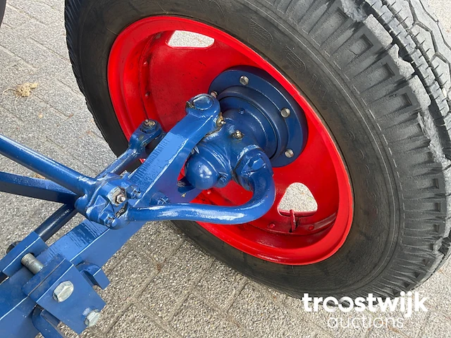 Oldtimer tractor - afbeelding 15 van  27