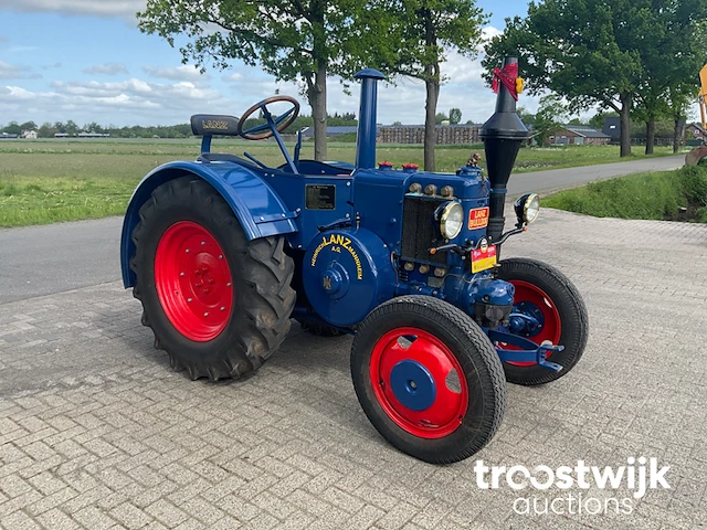 Oldtimer tractor - afbeelding 12 van  27