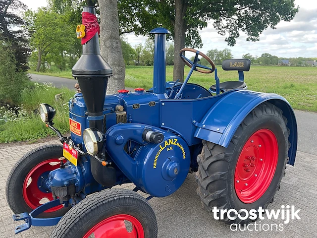 Oldtimer tractor - afbeelding 21 van  27