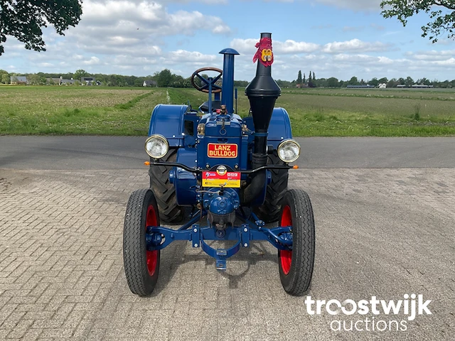 Oldtimer tractor - afbeelding 22 van  27