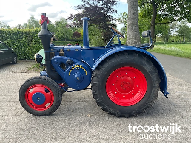 Oldtimer tractor - afbeelding 27 van  27