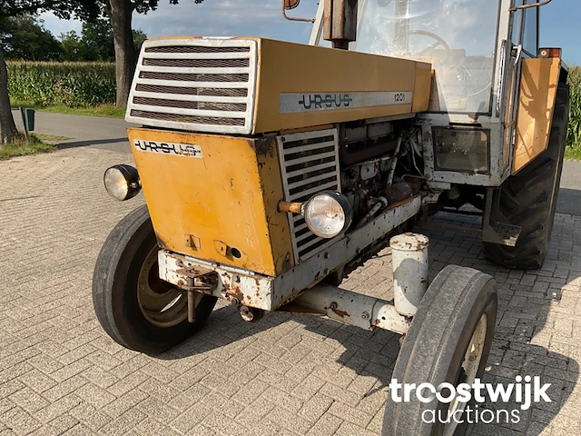 Oldtimer tractor - afbeelding 6 van  31