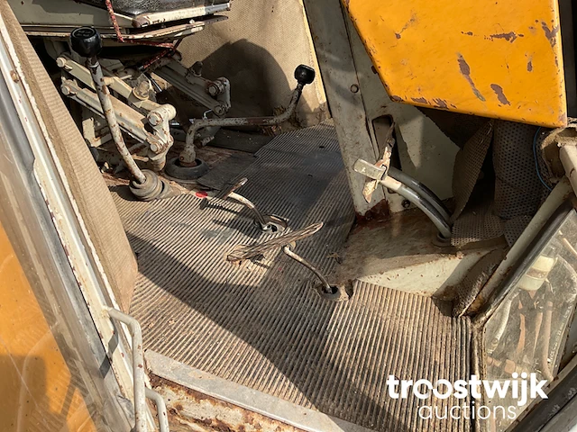 Oldtimer tractor - afbeelding 13 van  31