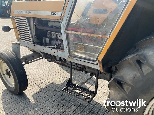 Oldtimer tractor - afbeelding 16 van  31