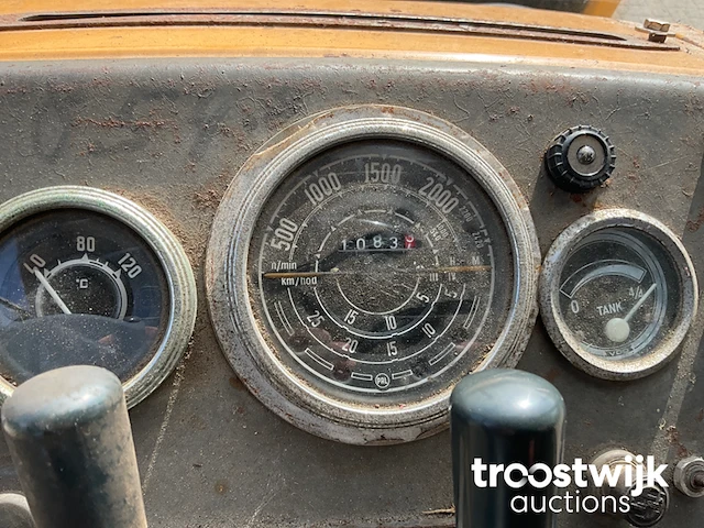 Oldtimer tractor - afbeelding 24 van  31