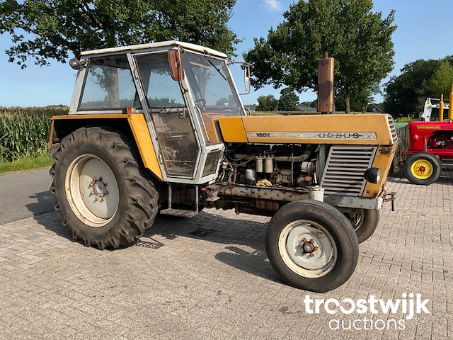 Oldtimer tractor - afbeelding 28 van  31