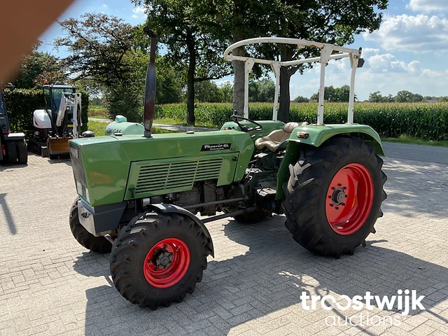 Oldtimer tractor - afbeelding 2 van  24