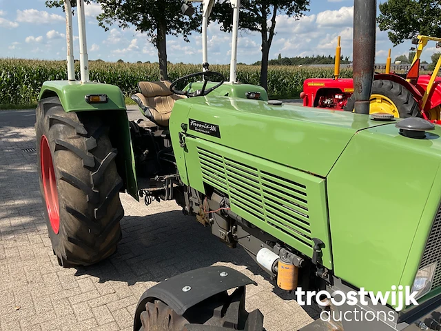 Oldtimer tractor - afbeelding 6 van  24
