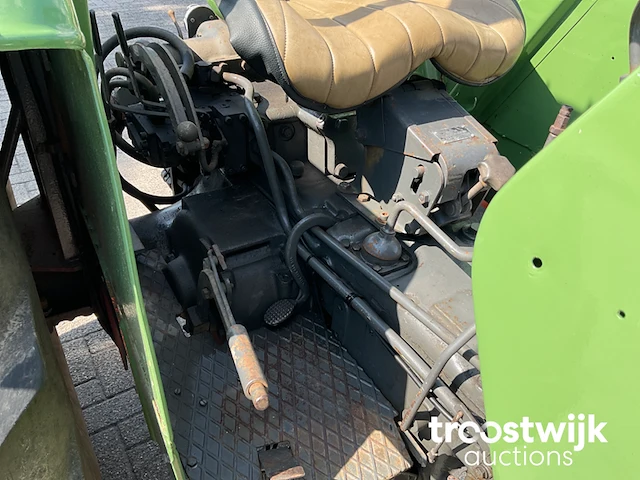 Oldtimer tractor - afbeelding 8 van  24