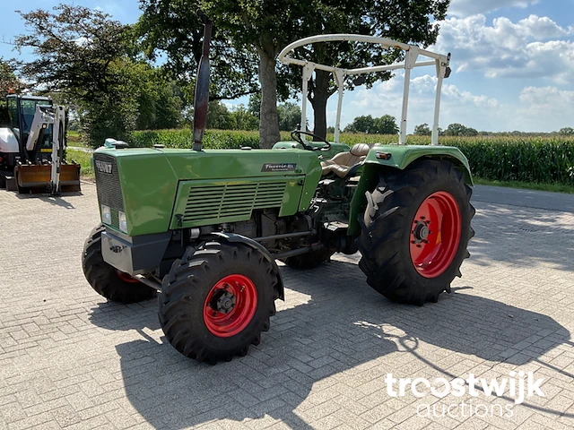 Oldtimer tractor - afbeelding 12 van  24