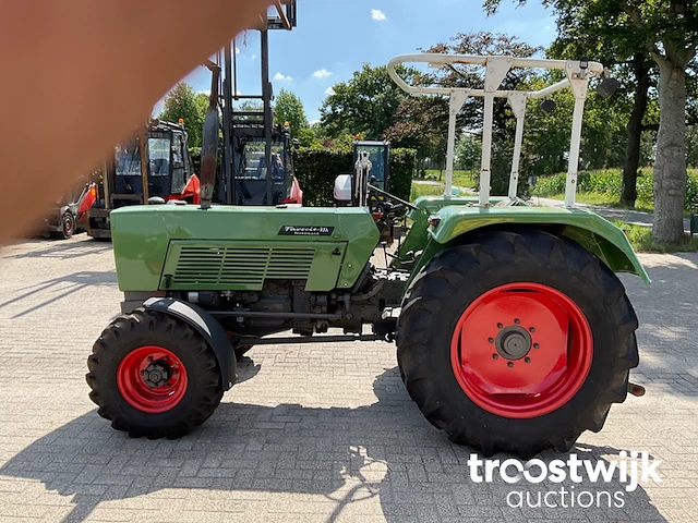Oldtimer tractor - afbeelding 24 van  24