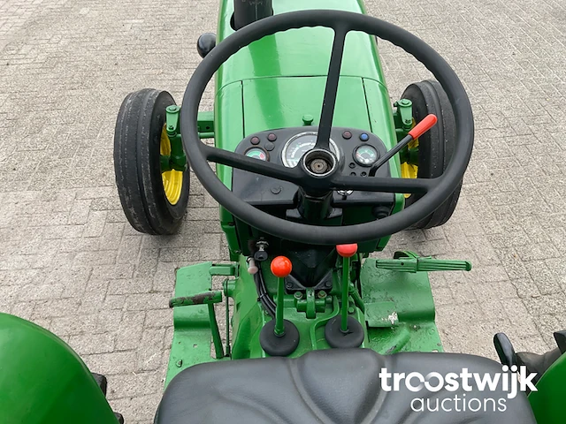 Oldtimer tractor - afbeelding 15 van  28