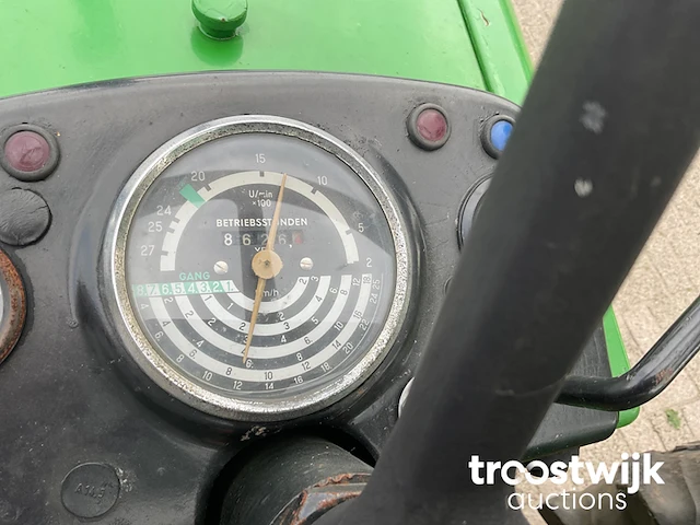 Oldtimer tractor - afbeelding 20 van  28